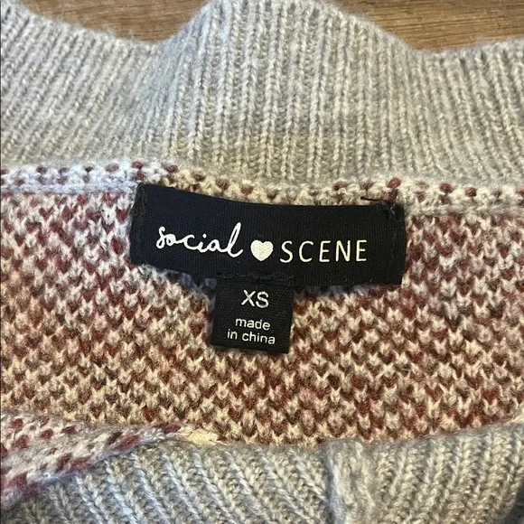 Gray and Maroon V-Neck Sweater - Picture 2 of 5